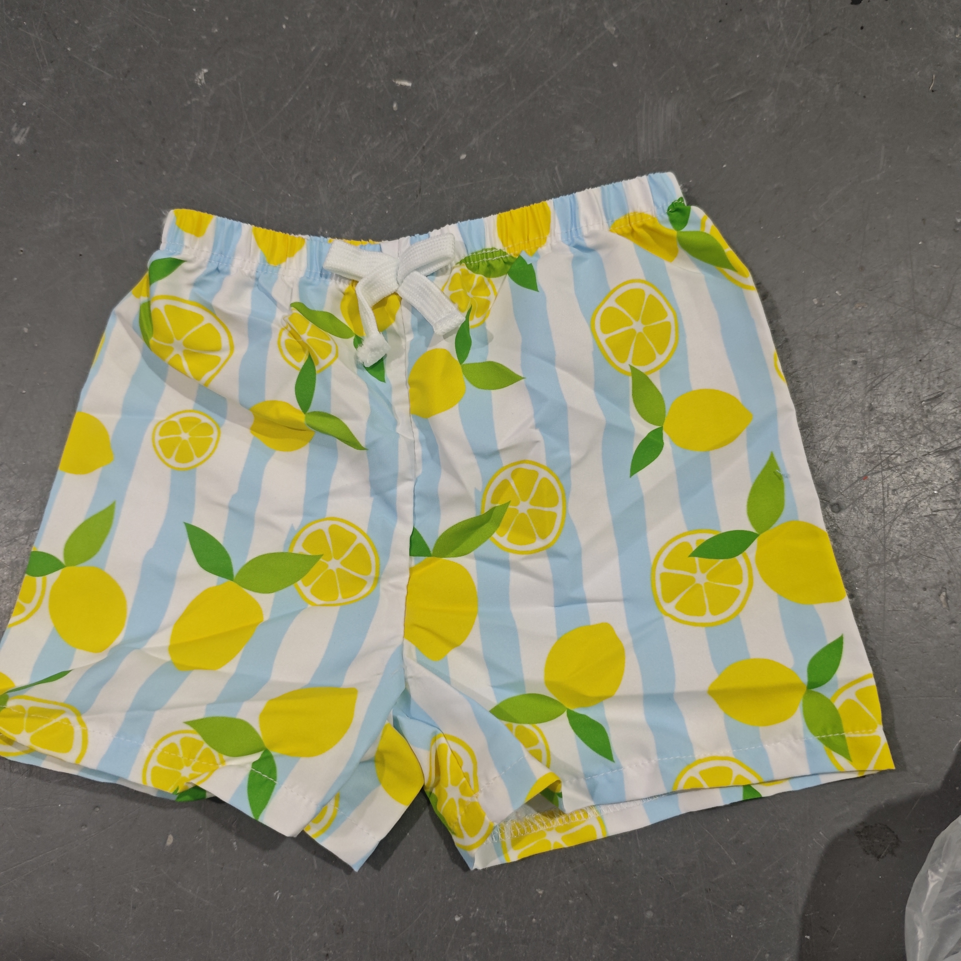 Kids’ beach shorts stocklot TOP2832